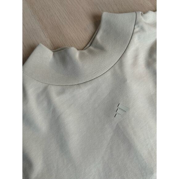 SOLD OUT! adidas basketball long sleeve shirt - Size S - NEW - Picture 2 of 7